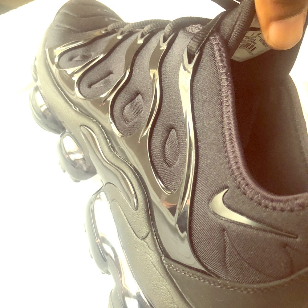 Black vapor max